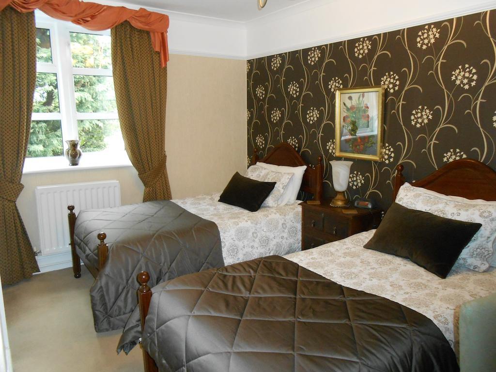 White Lodge Cheltenham Room photo